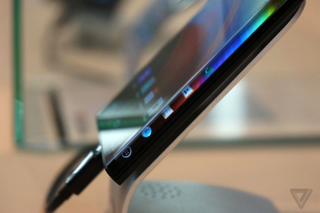 LG curved mobile design