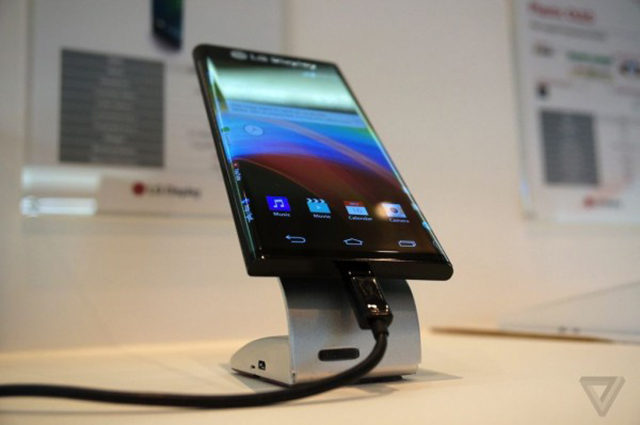LG curved mobile phone launch